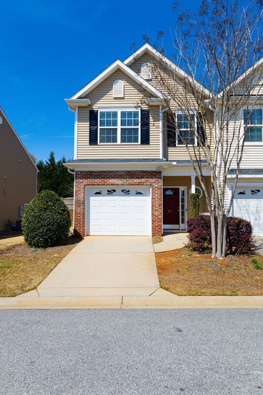 211 Shady Grove Dr Simpsonville, SC 29681 Alquileres en Simpsonville