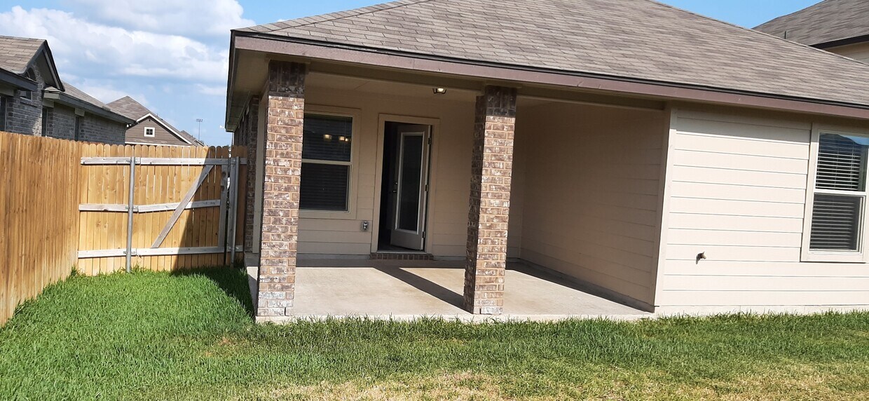 Building Photo - 1222 Kiskadee Branch Dr