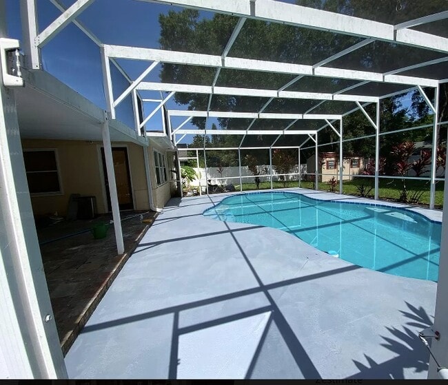 Building Photo - 2108 Shirewood Ct