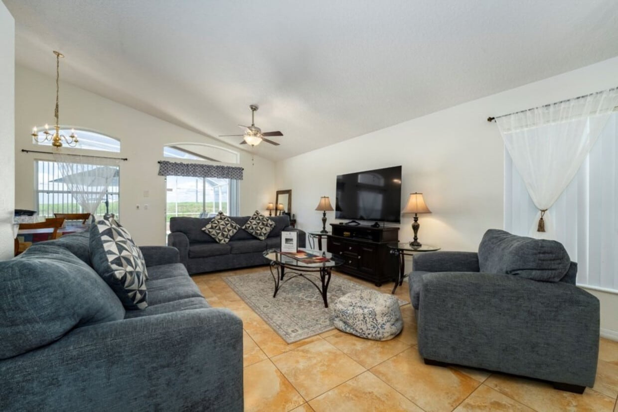 Foto principal - 447 High Point Dr