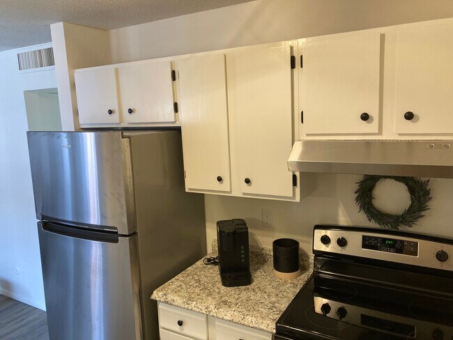 Foto del edificio - 580 Bookcliff Ave #6