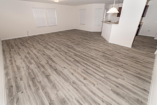 Foto del edificio - 12627 Wild Columbine Rd