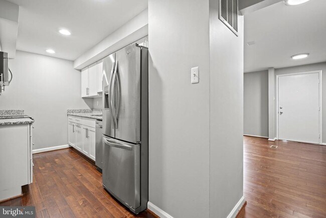 Foto del edificio - 5863 Jackson Oak Ct