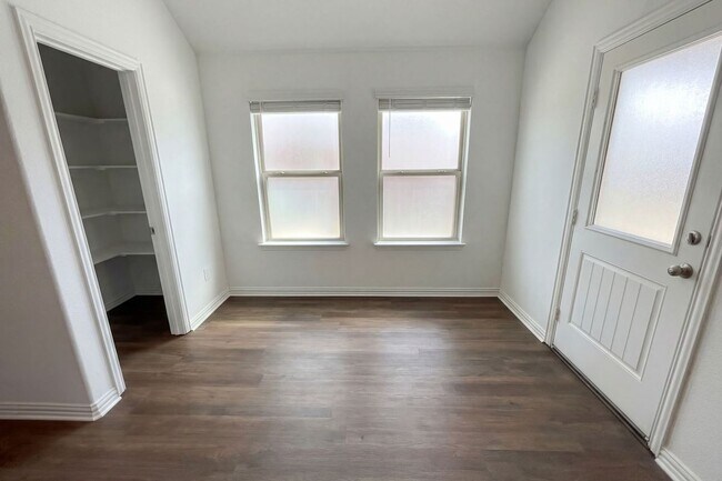 Foto del edificio - 8400 High Garden St