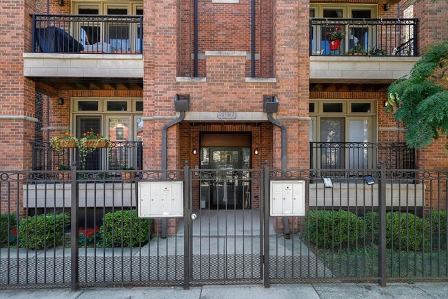 Front - 1533 W 18th Pl