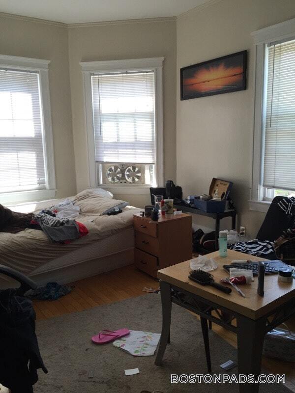 Building Photo - 154 Magazine St