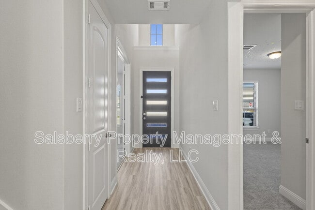 Foto del edificio - 2021 Daniel Dr