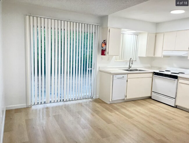 Foto del edificio - 831 N Belvedere Ave