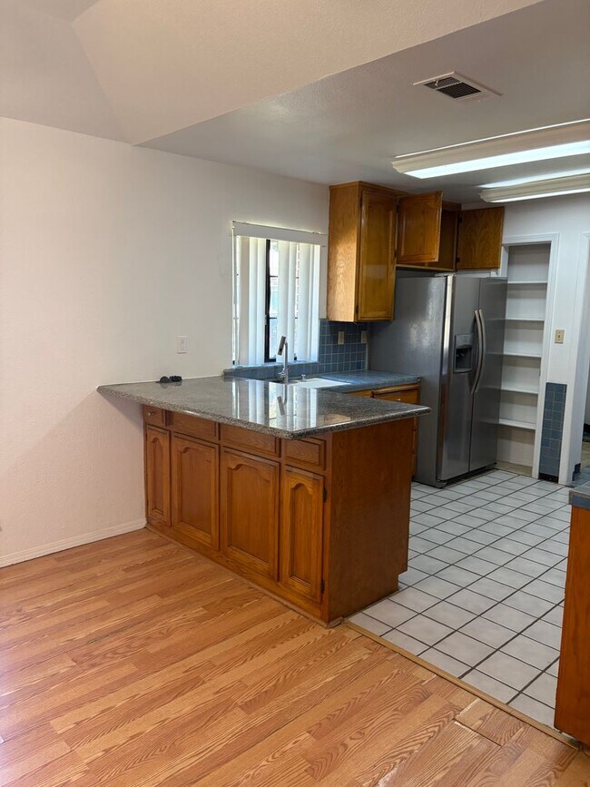 Foto del edificio - Exceptional 3 bedroom plus Loft or 4th bedroom