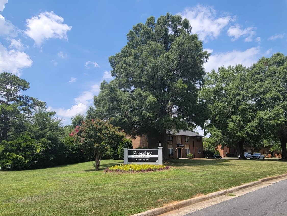 South End Apartments 1210 Pressley Rd Charlotte, NC