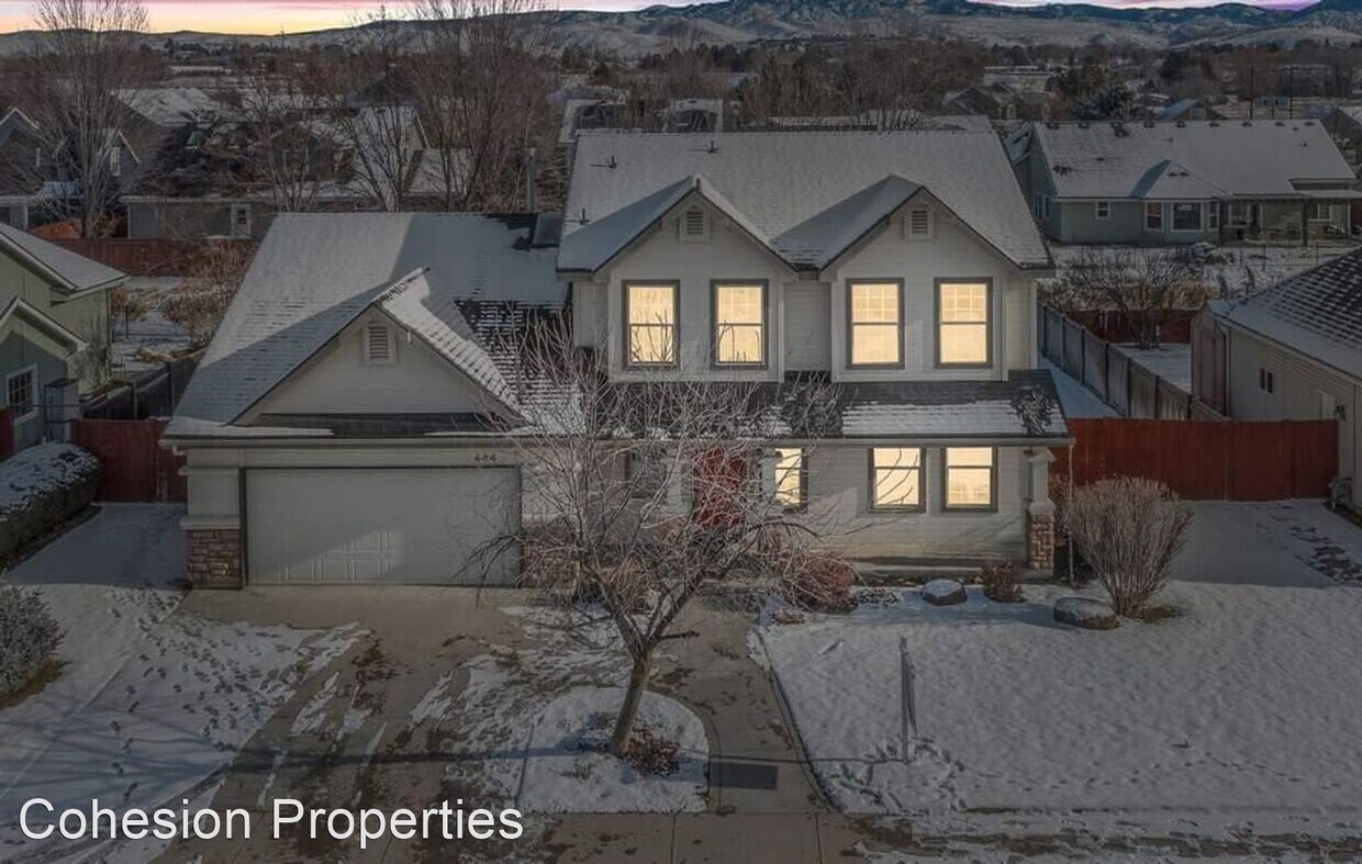 5 br, 2.5 bath House 444 S Waterton Ave House Rental in Eagle, ID