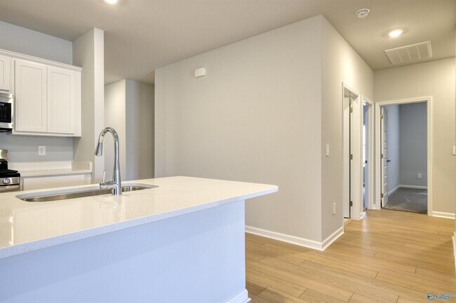 Foto del edificio - 12392 Whitcomb Cir