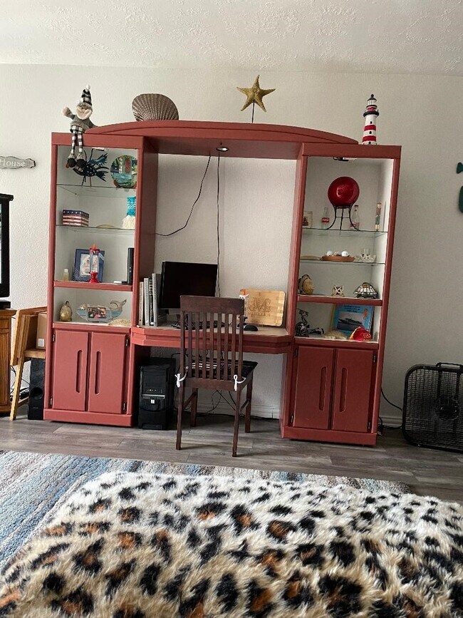 Foto del edificio - 12500 Melville Dr