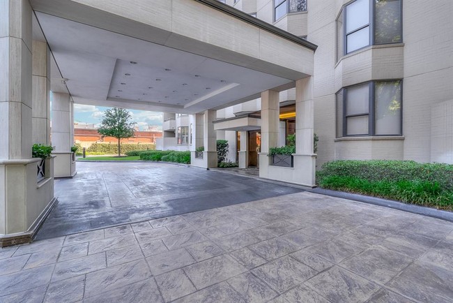 Foto del edificio - 651 Bering Dr