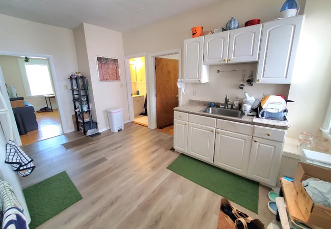 Building Photo - 107 Brookline St