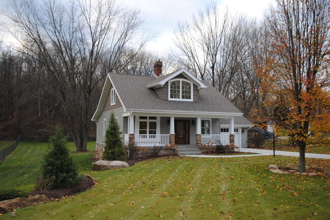 Building Photo - 333 Cecil Henderson Rd Building Photo - 333 Cecil Henderson Rd