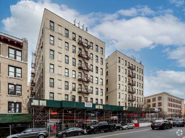 Building Photo - 115-127 Nagle Ave