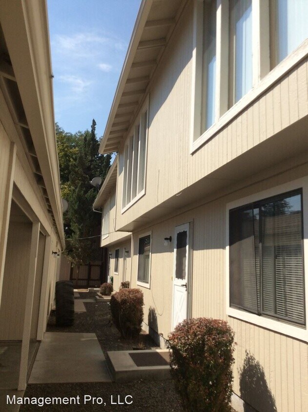 Primary Photo - 2 br, 1.5 bath House - 207 S. Bruce Lane