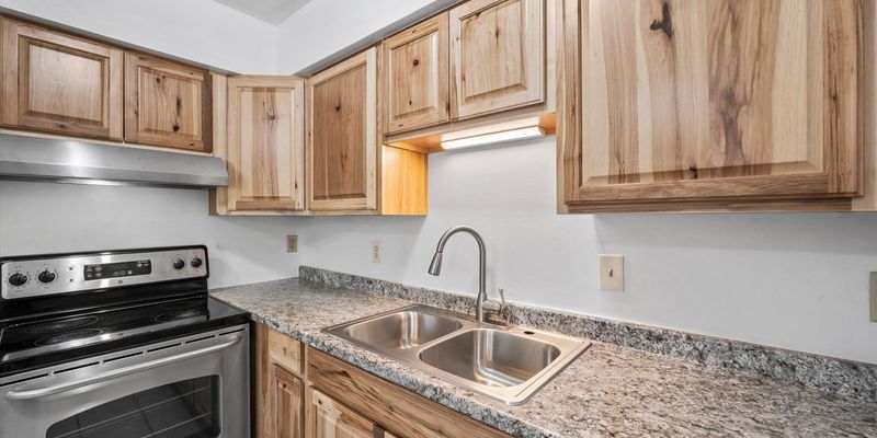 Primary Photo - 3010 N Sparkman Blvd