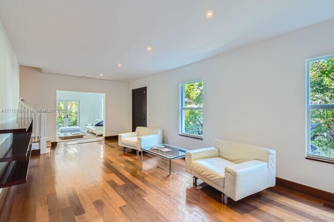 Foto del edificio - 5812 Alton Rd