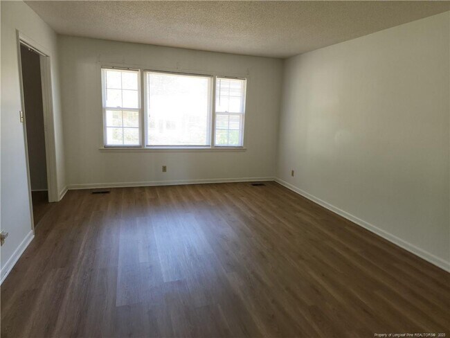 Building Photo - 5318 Sierra Ct