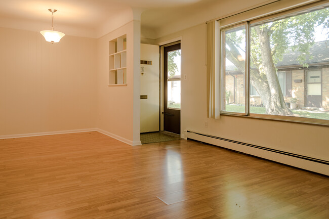 Foto del edificio - 4306 W 13 Mile Rd