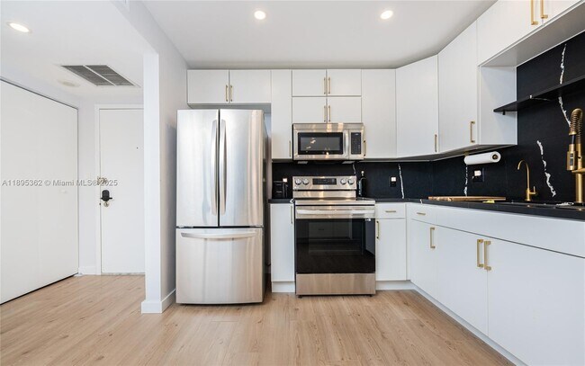 Building Photo - 600 Three Islands Boulevard