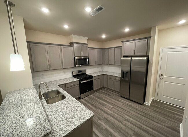 Foto del edificio - 228 Ribbon Rail St