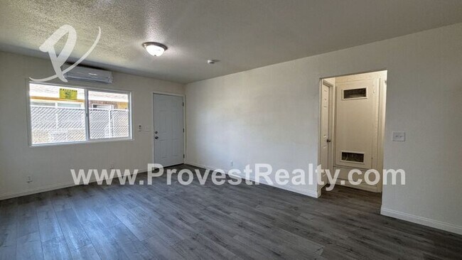 Foto del edificio - 11800 White Ave