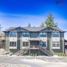 Building Photo - 300 Larson St W