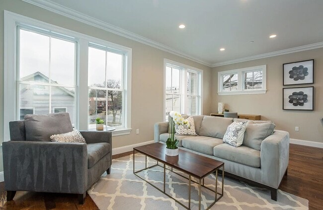 Building Photo - Luxury Townhouses