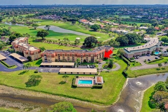 Building Photo - 5390 Woodland Lakes Dr