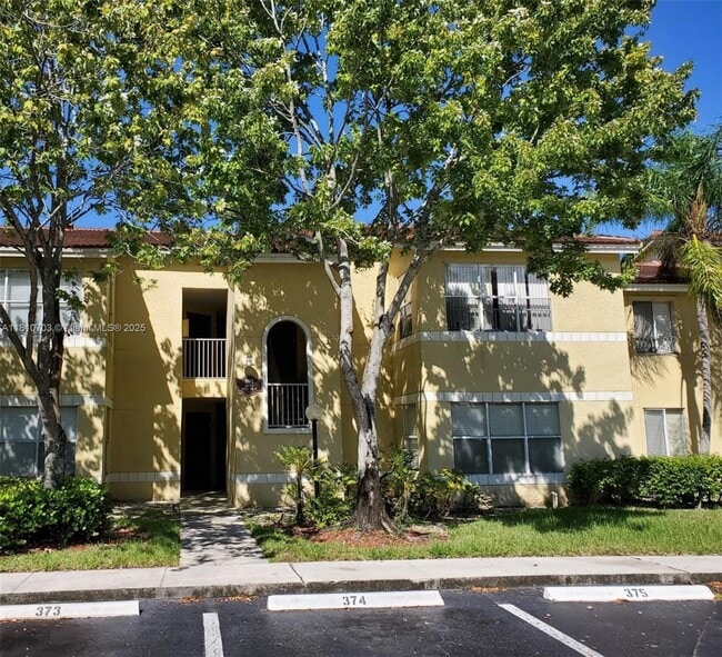 Building Photo - 595 Vista Isles Dr