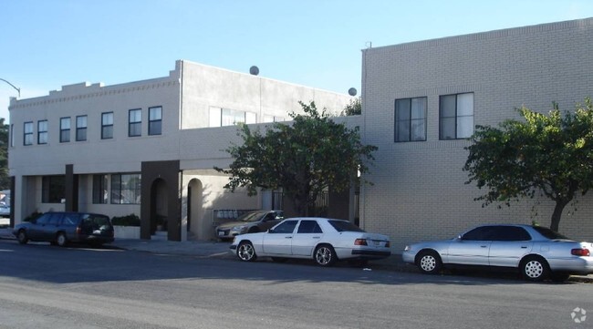 Building Photo - Parker Avenue Apartments