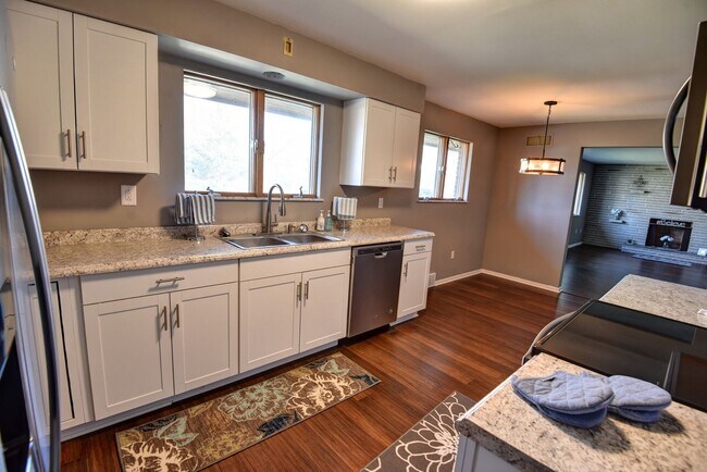 Foto del edificio - 2 Bed 3 Bath Single Family Home For Rent i...