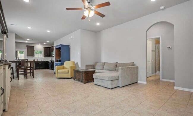 Foto del edificio - 31606 Heguy Pass