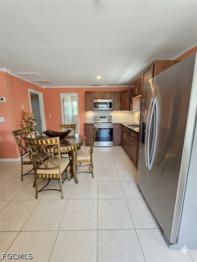 Building Photo - 156 SW 47th Terrace