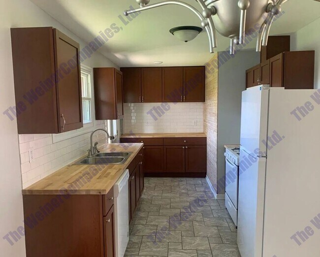 Foto del edificio - 3-Bedroom/1-Bathroom Home – Available August!