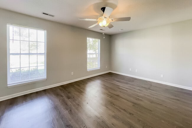 Building Photo - 313 Damascus Dr