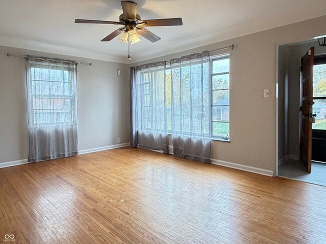 Foto del edificio - 5430 E 11th St