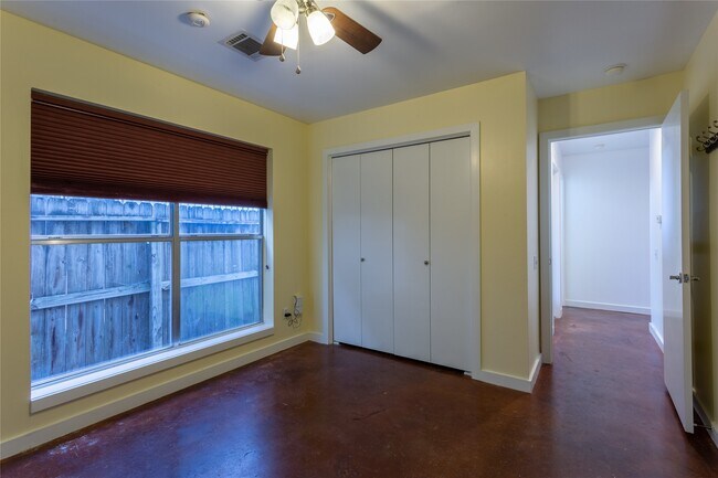 Foto del edificio - 1424 Bailey St