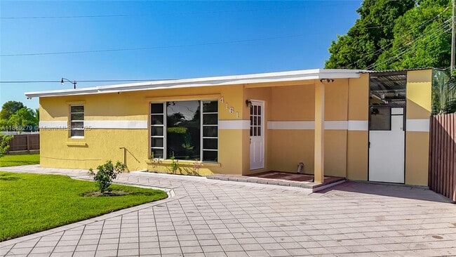 Foto del edificio - 4161 NE 15th Terrace