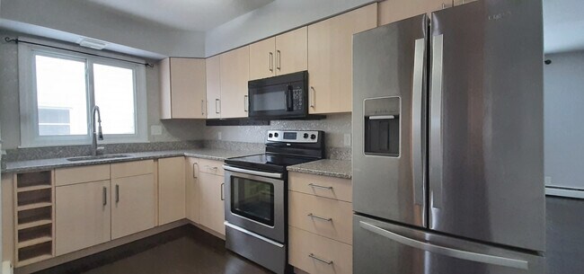 Cocina - 1929 3rd Ave NE
