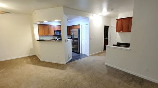 Foto del edificio - Bothell/Kirkland area 2nd floor 1 bed/1 bath condo with covered parking available by Jan 15th at ...
