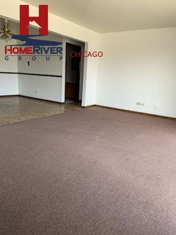 Building Photo - Convenient Professionally Managed Building