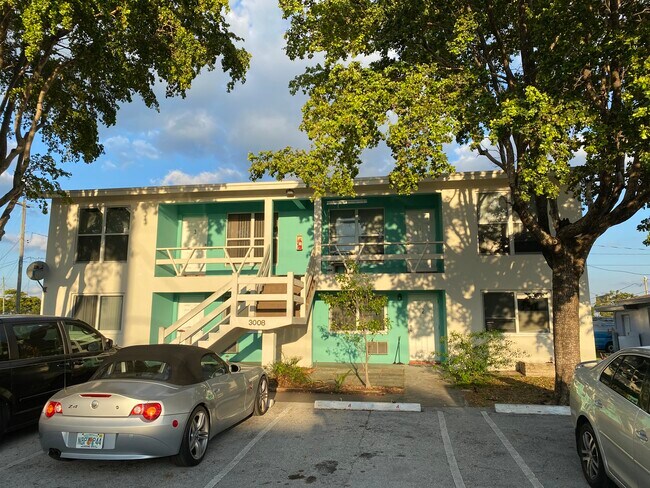 Building Photo - 3008 SE 4th Ave
