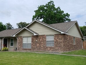 Building Photo - 3807 Quiet Pl Dr