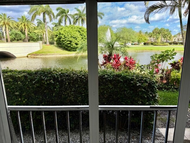 Building Photo - 1101 Bahama Bend