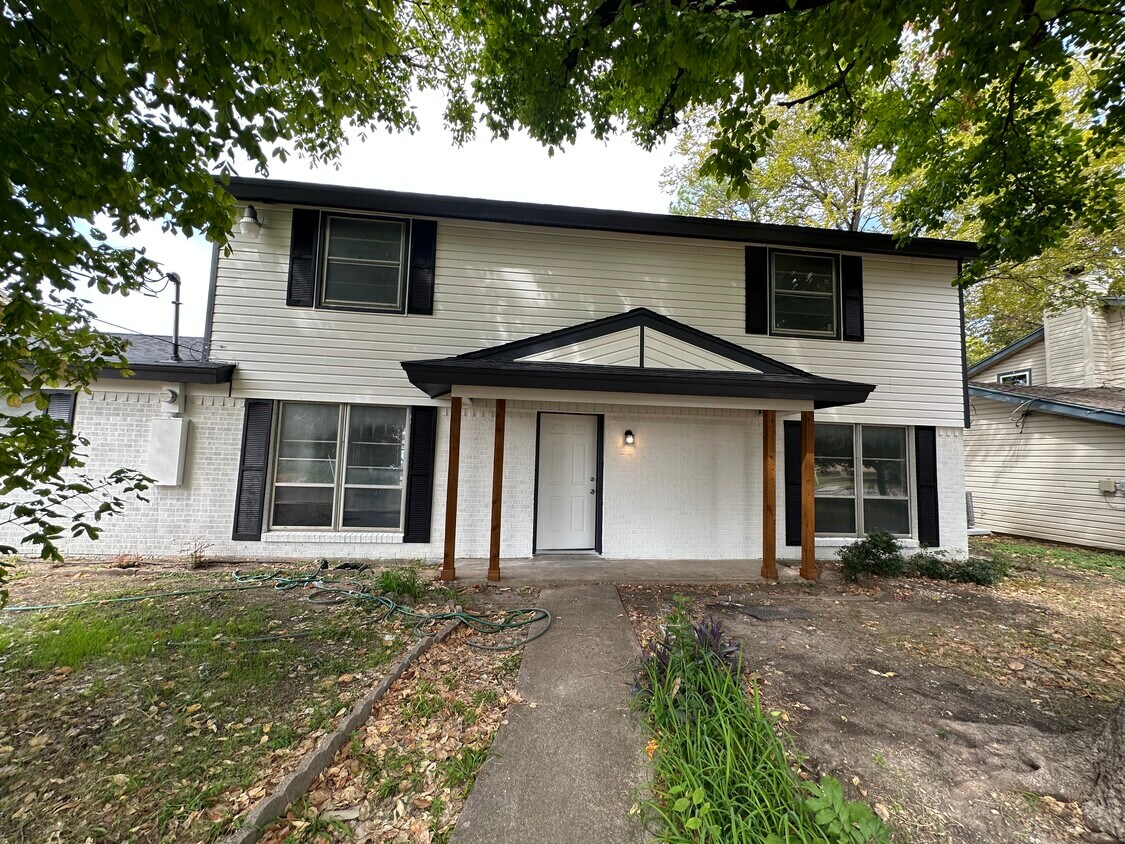 Front of the house - 10021 Losa Dr