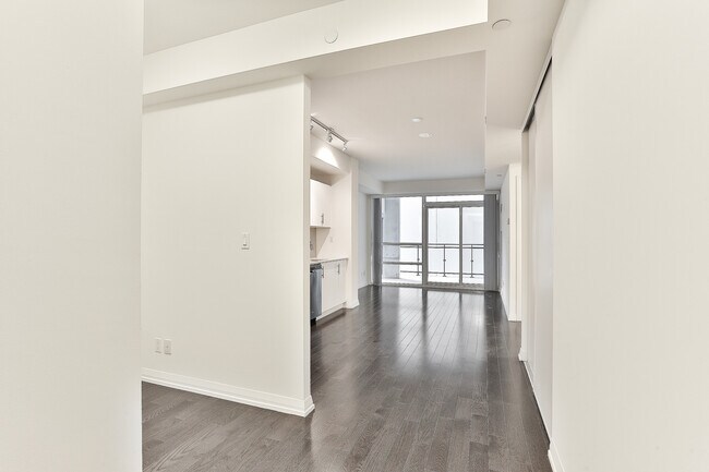 Photo du bâtiment - 460 Adelaide St E